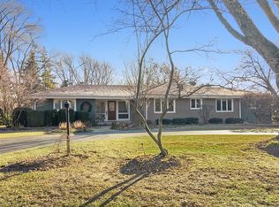 25515 W Lake Shore Dr, Barrington, IL 60010