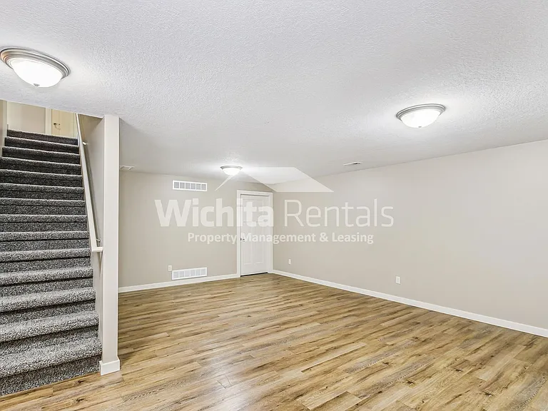 146 N Jackson Heights Ct — Photo 11