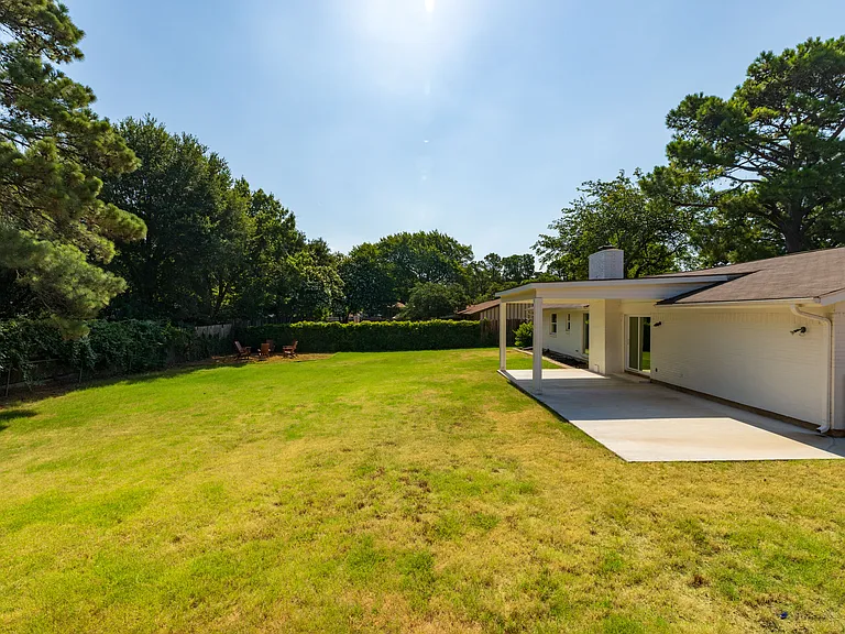 2212 Ridge Ln — Photo 16