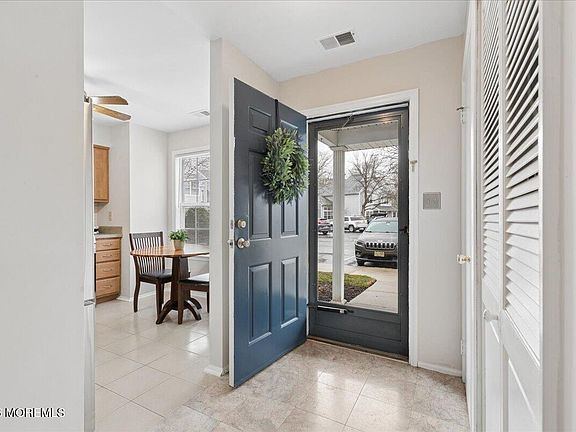 3rd image of 437 Hampton Court #12-1
