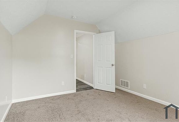 4th image of 1531 N Olney St