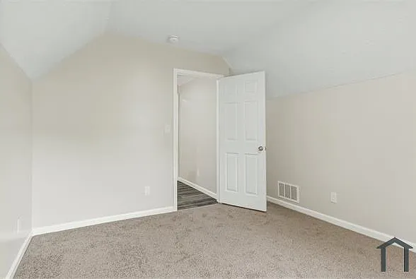 1531 N Olney St — Photo 4