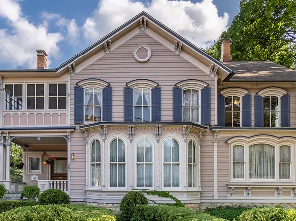 467 E Chicago St, Elgin, IL 60120