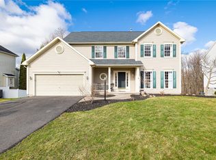 26 Princeton Ln, Fairport, NY 14450