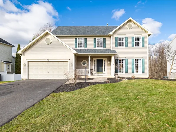 26 Princeton Ln, Fairport, NY 14450