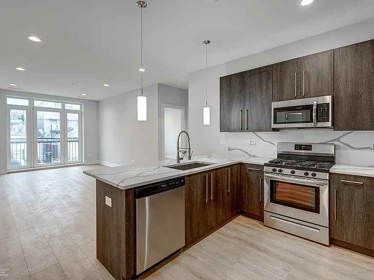 2813 W Belmont Ave #311 — Photo 6