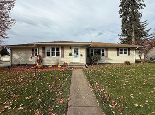 508 12th St, Silvis, IL 61282