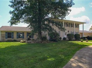 9 Greenwood Dr, Ellwood City, PA 16117