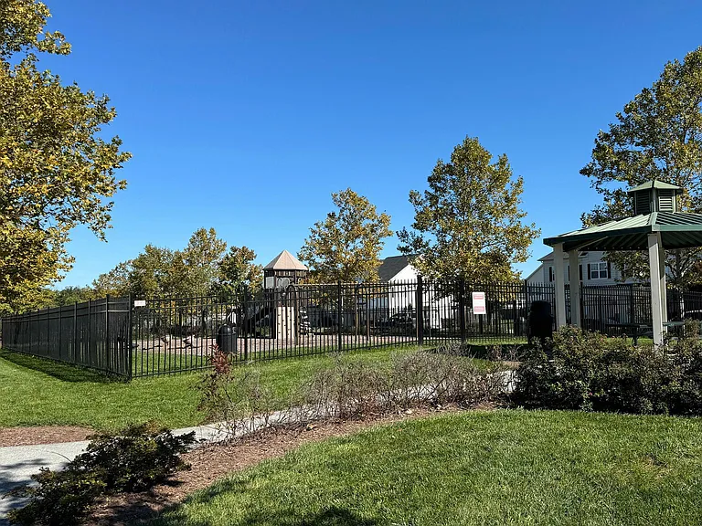104 Panmure Ln — Photo 3