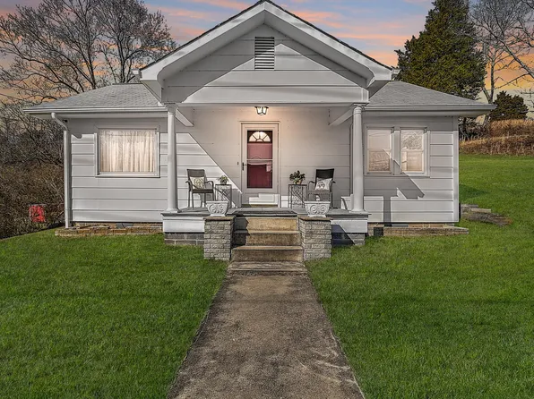 3712 Sullivan Gardens Dr, Kingsport, TN 37660