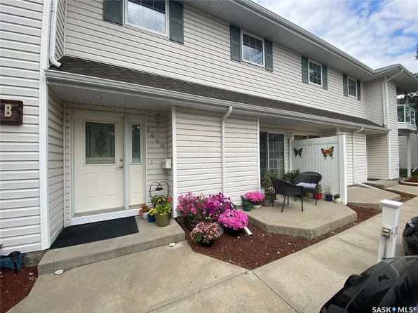 5440 Rochdale Boulevard, Regina, SK S4X 4P1