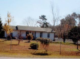 702 James St, Hubert, NC 28539