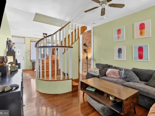 218 Jamestown St, Philadelphia, PA 19128