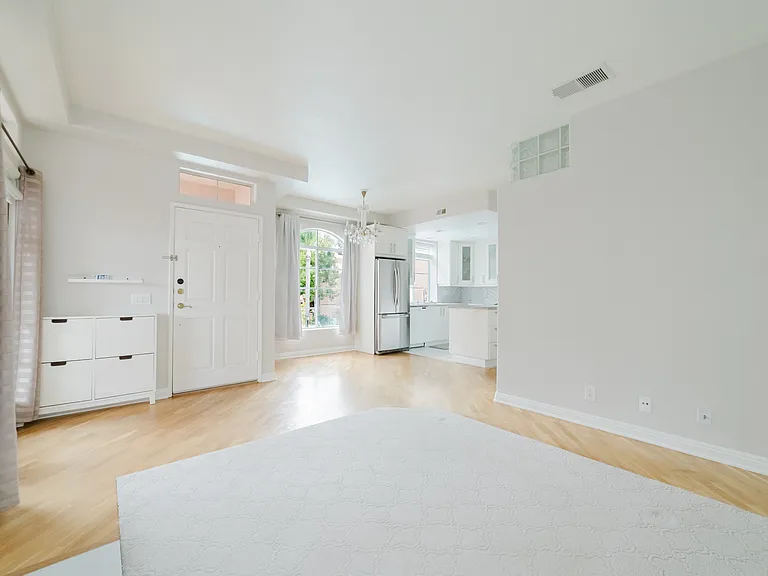 3547 Cameo Dr #31 — Photo 4