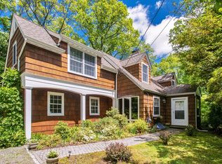 1 Ridgewood Dr, Pleasantville, NY 10570