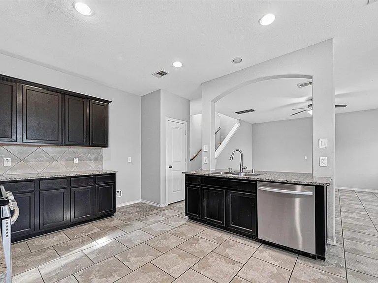 1326 Seagler Pond Ln — Photo 24