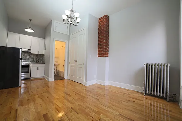 Rented by Prime Square Realty | media 14