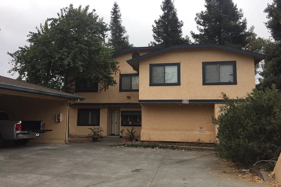 40835 Lincoln St photo 1