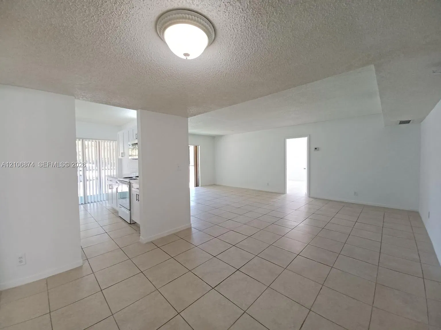 Coral Gardens Ii Condo — Photo 2