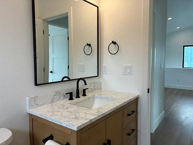 204 E Cannon St #B — Photo 15
