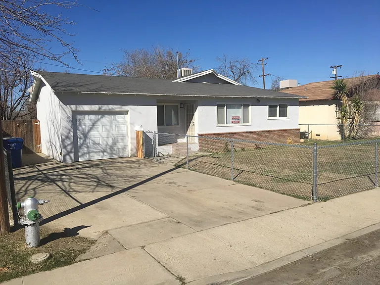 113 S Regal St — Photo 1