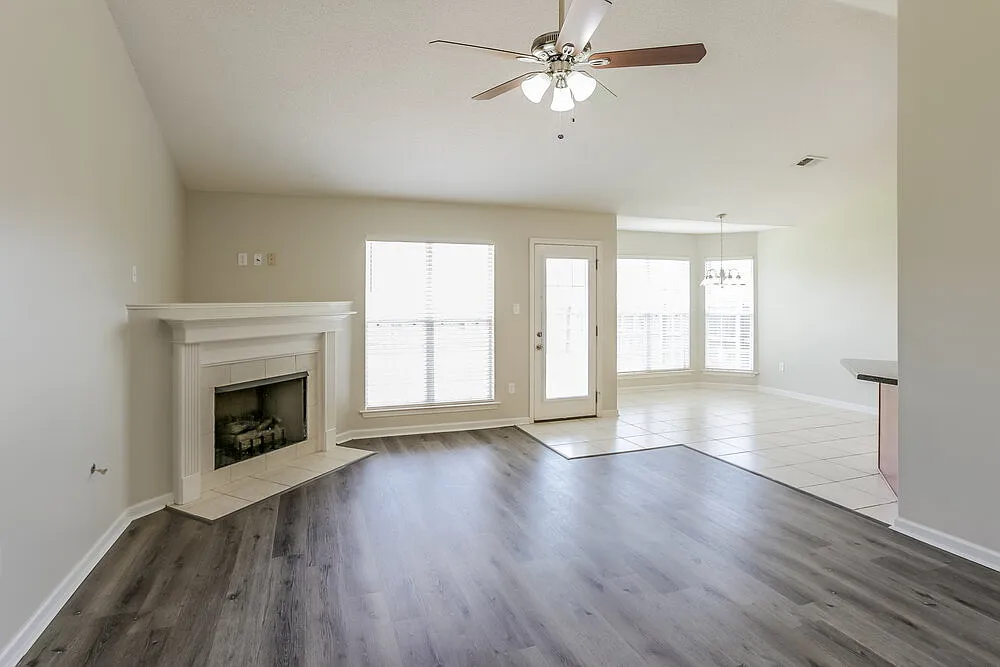 3 bed, 2.0 bath, 1918 sqft, $2,980 — Photo 4