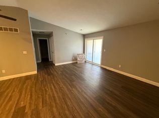 102-116 Goldenrod Dr., Chatham, IL 62629