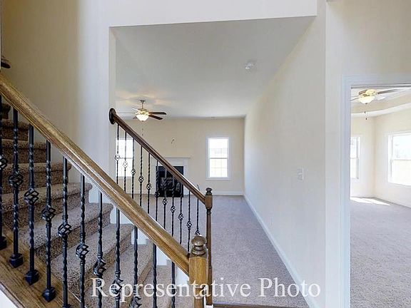 5th image of 107 Pointe Dr
