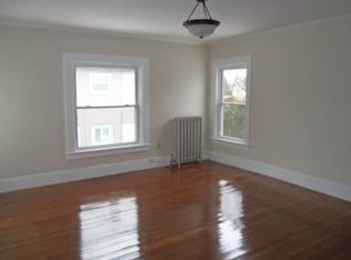 30 Lawler St, Holyoke, MA 01040