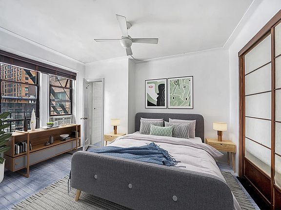 4th image of 461 W 44th St #5DE