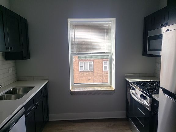 5th image of 3356 W Montrose Ave #3360-3