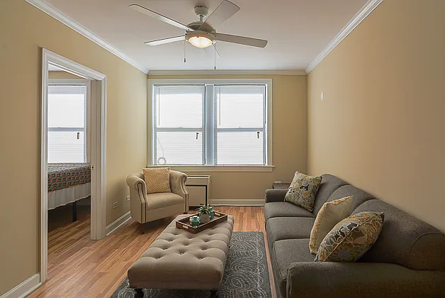 426 W. Surf — Photo 2