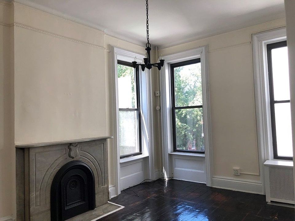 1st image of 73 Cranberry St APT 3R