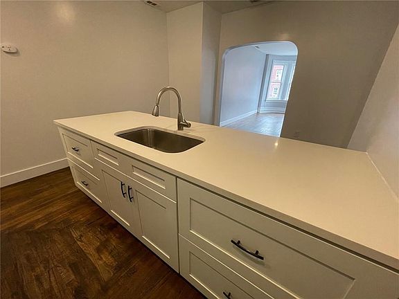 3rd image of 103 Renwick St Floor 2