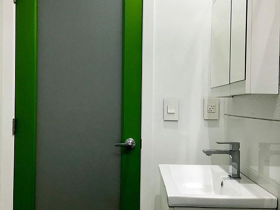 5th image of 5242 Larchwood Ave Floor 1