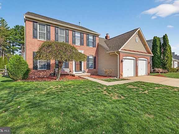 2nd image of 611 Hunting Ridge Dr