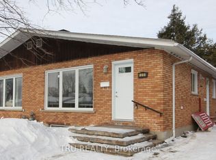 1259 Maitland Ave #A, Ottawa, ON K2C 2C4