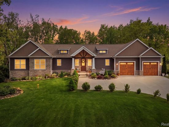 4172 Prairie Rose Dr, Howell, MI 48843