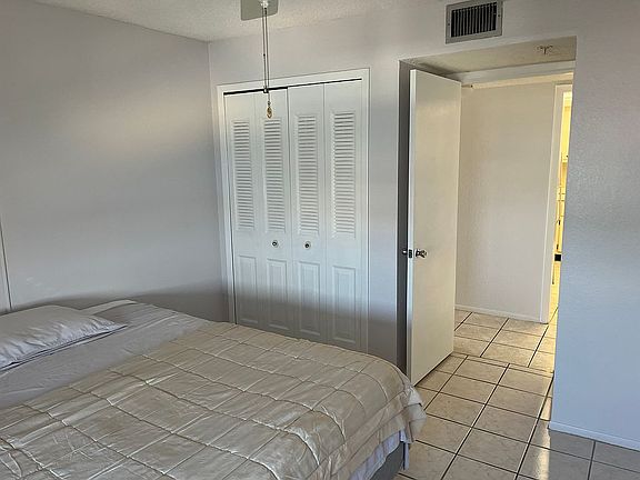 2nd image of 255 Dolphin Poin APT 908
