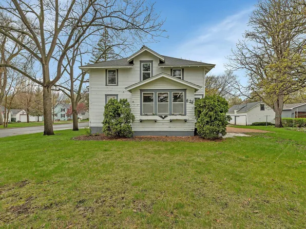 628 Lynn Rd SW, Hutchinson, MN 55350