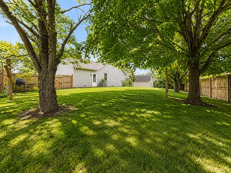 4210 Hillside Dr — Photo 24