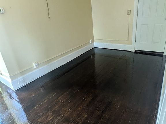 4th image of 200-200 E 15th St