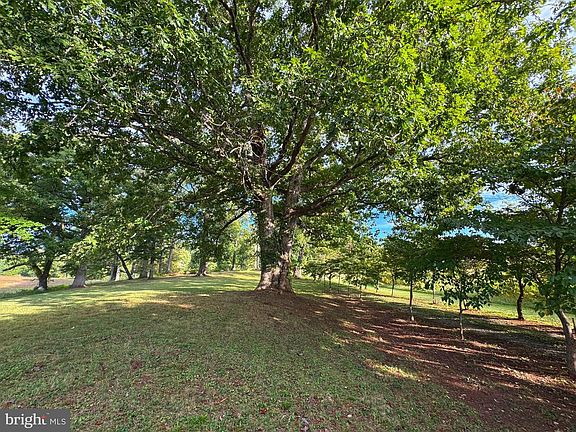 3rd image of 164 Garretts Mill Rd