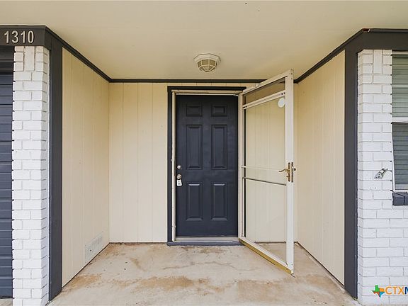 3rd image of 1310 Ruiz Dr