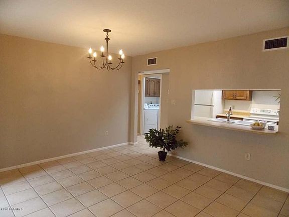 3rd image of 94 E Villas Cir
