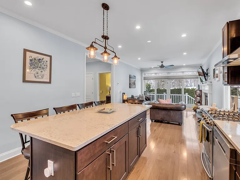 300 Fiddler Ln — Photo 7