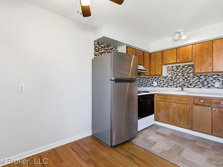 4840 Briarwood Ave #C2 — Photo 7