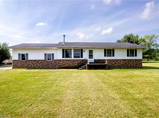 332 W Britton Rd, Burbank, OH 44214