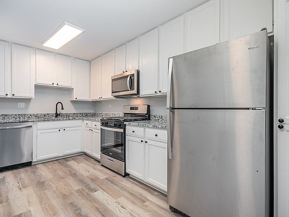 4th image of 1121 W Ogden Ave APT 355
