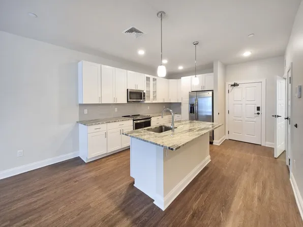 Woodmont Commons Apartments